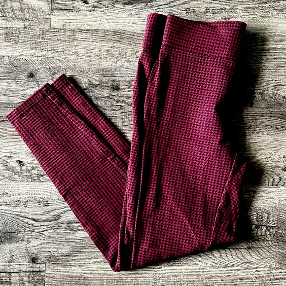 LOFT Pants - Loft, size small red/black pattern pant
